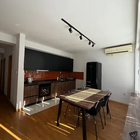 Apartment Three Bedroom Near Center Skopje