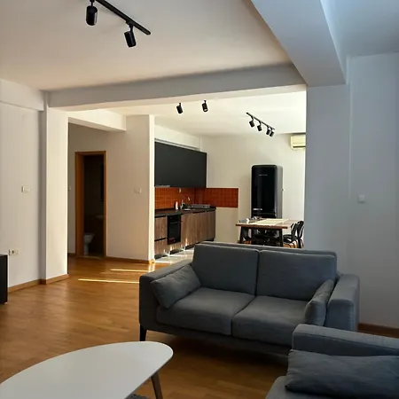 Three Bedroom Near Center