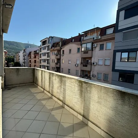 Three Bedroom Near Center Apartment Skopje