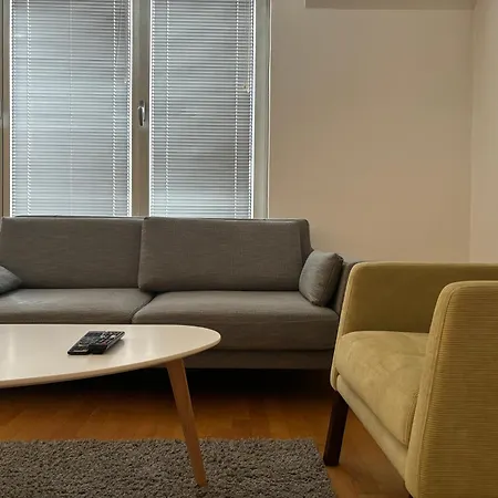 شقة Three Bedroom Near Center