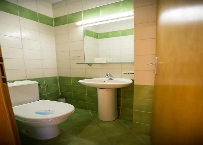 Three Bedroom Near Center