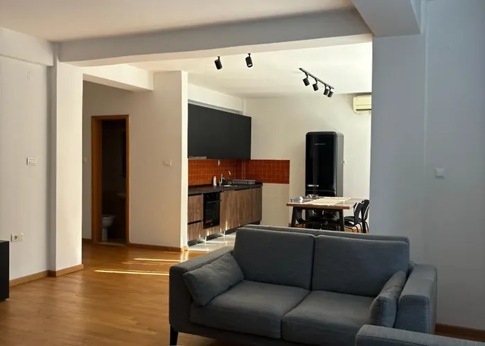 Three Bedroom Near Center