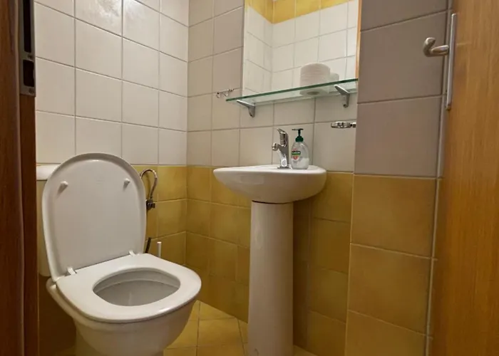 Three Bedroom Near Center *