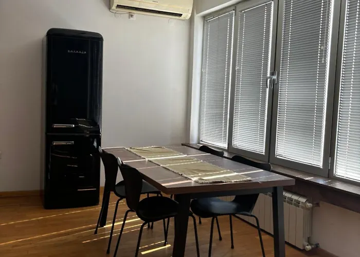 Three Bedroom Near Center