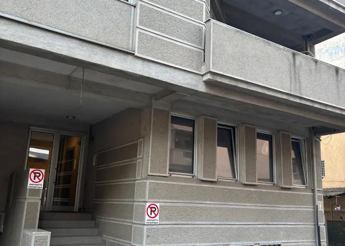 Three Bedroom Near Center Апартаменти