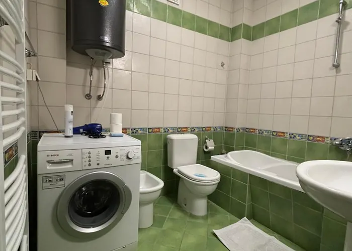 Three Bedroom Near Center Апартаменти *